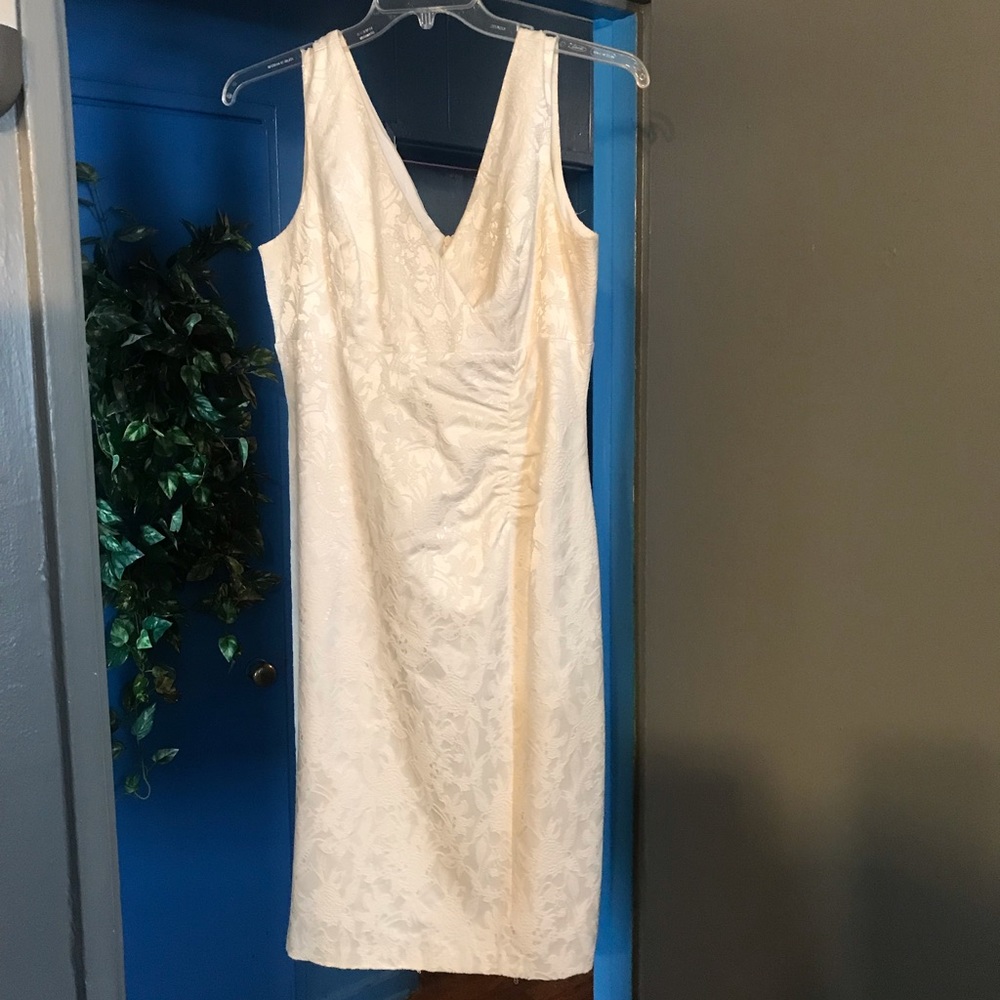 Donna Ricco Ivory Sleeveless Lace Dress